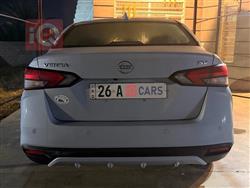 نيسان فيرسا